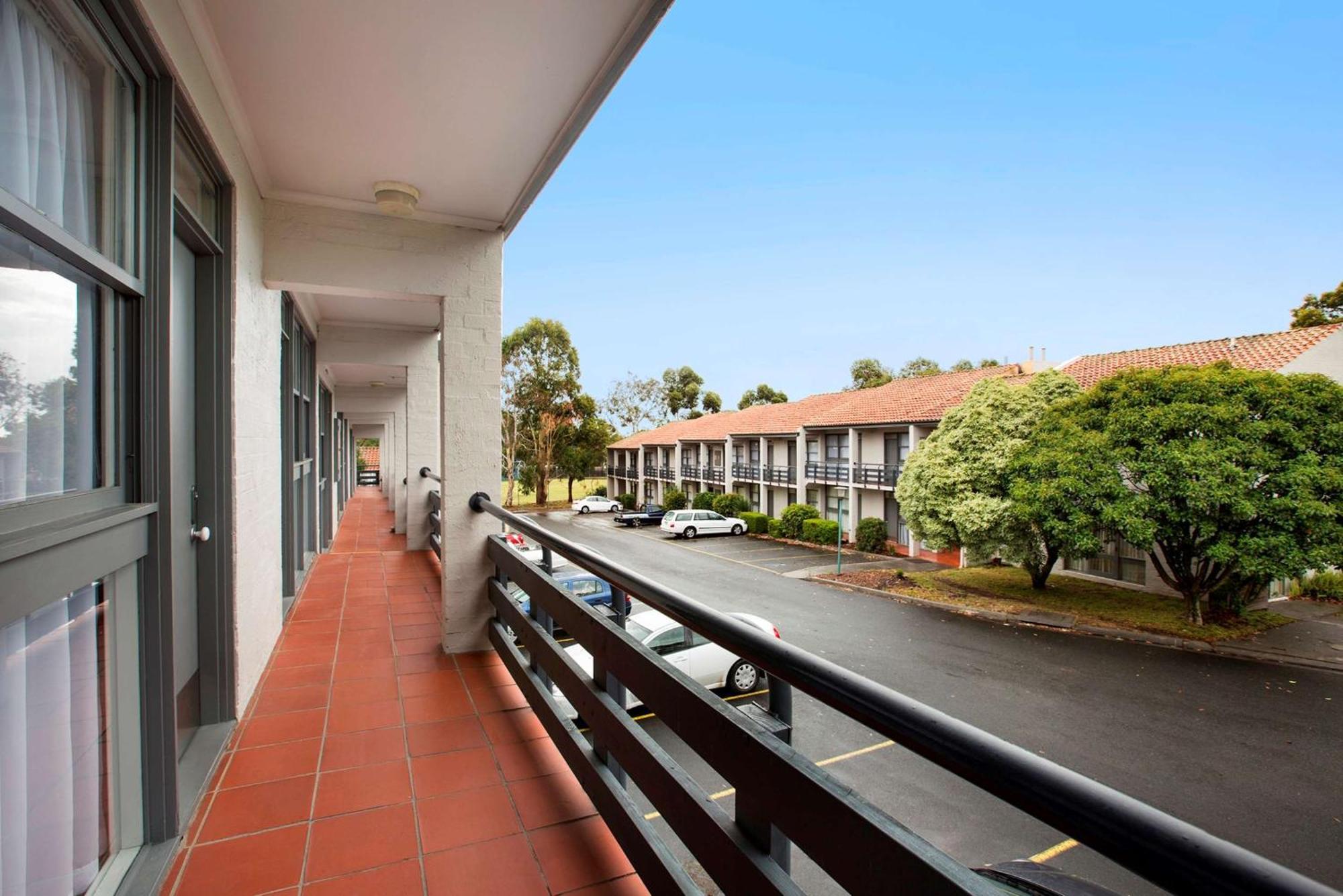 Nightcap At Ferntree Gully Hotel Motel Exterior photo